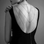Ланцюжок для спини Bijoux Indiscrets Magnifique Back and Cleavage Chain - Gold, прикраса для тіла - Зображення 5
