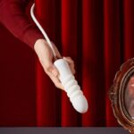 Пульсатор з вакуумним стимулятором KISTOY Cathy White на гнучкому з'єднанні - Зображення 6