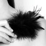 Мітелка Bijoux Indiscrets Pom Pom – feather tickler - Зображення 2