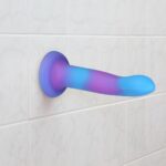Фалоімітатор, що світиться в темряві, ADDICTION Rave 8″ Glow in the Dark Dildo Blue Purple, 20,3 см - Зображення 6