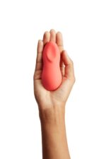 Потужний мінівібромасажер Touch X Crave Coral by We-Vibe, зручно поєднувати з проникним сексом - Зображення 7