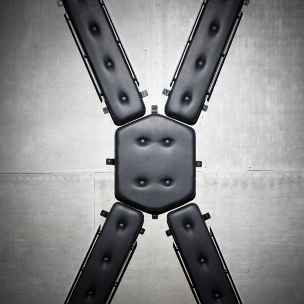 Андріївський хрест Master Series: St. Andrew's Cross, кріпиться на стіну