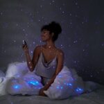 Вакуумний кліторальний смарт-стимулятор Svakom Pulse Galaxie Metal Lilac, проєктор зоряного неба - Зображення 8