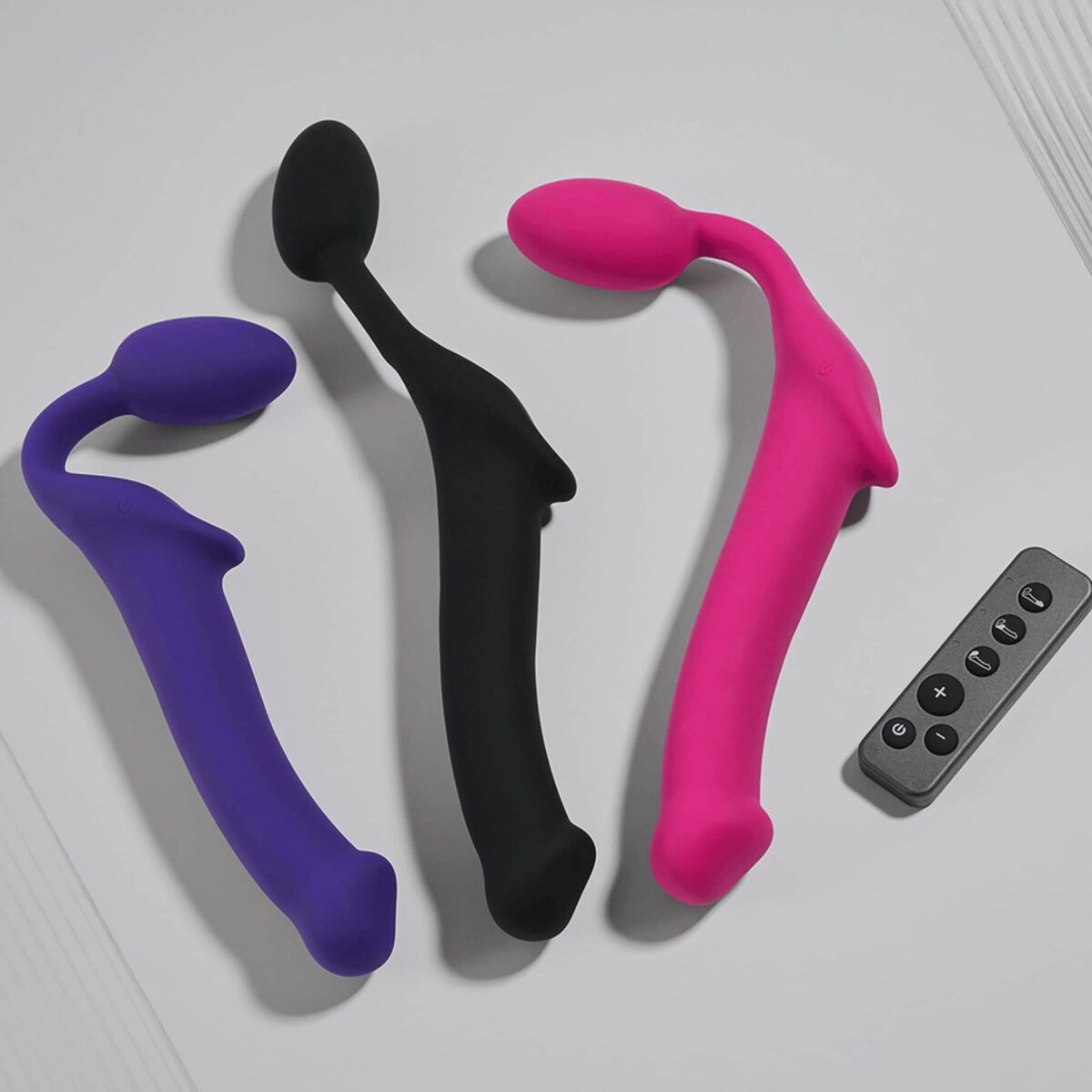 Безремінний страпон з вібрацією Strap-On-Me Vibrating Fuchsia M, діаметр 3,8 см, пульт ДК, регульований - Зображення 8