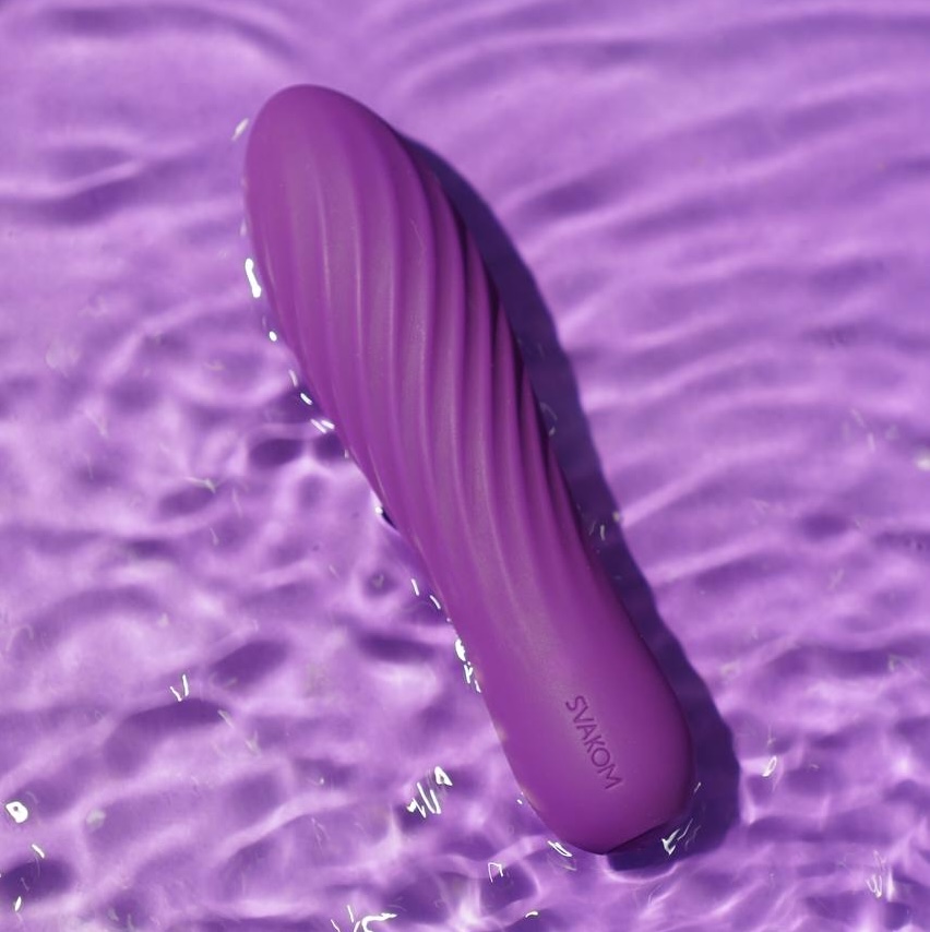 Ділдо чи вібратор: у чому різниця та що краще обрати